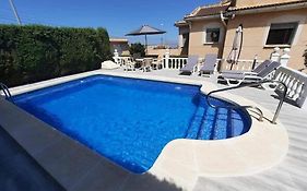 Quaint Ground Floor Apartment With Pool Lb1