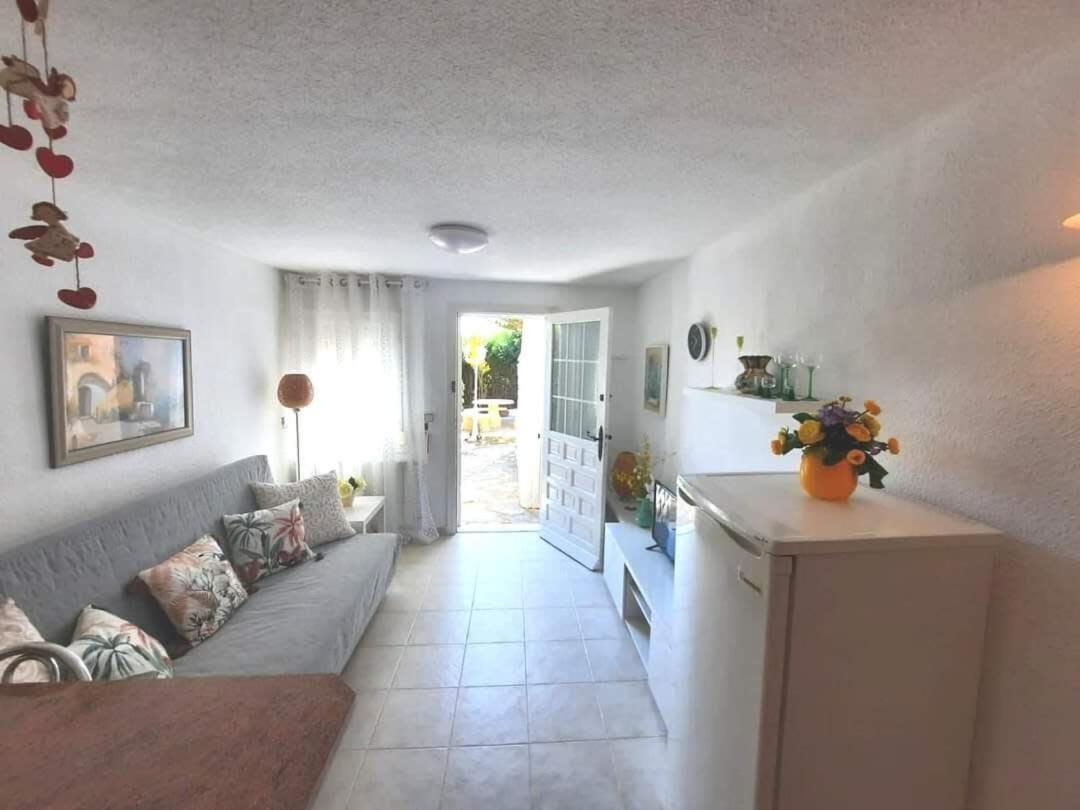 Quaint Ground Floor Apartment With Pool Lb1 Torrevieja Exterior photo
