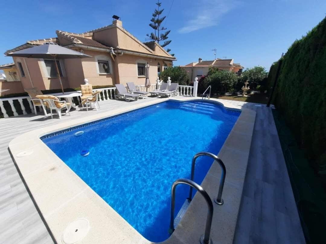 Quaint Ground Floor Apartment With Pool Lb1 Torrevieja Exterior photo