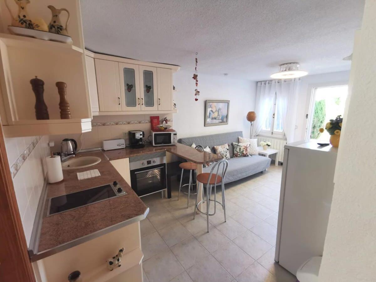 Quaint Ground Floor Apartment With Pool Lb1 Torrevieja Exterior photo