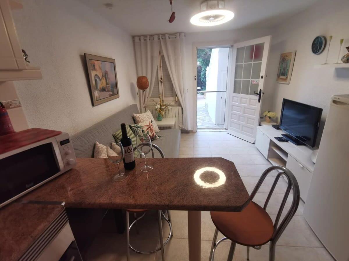 Quaint Ground Floor Apartment With Pool Lb1 Torrevieja Exterior photo