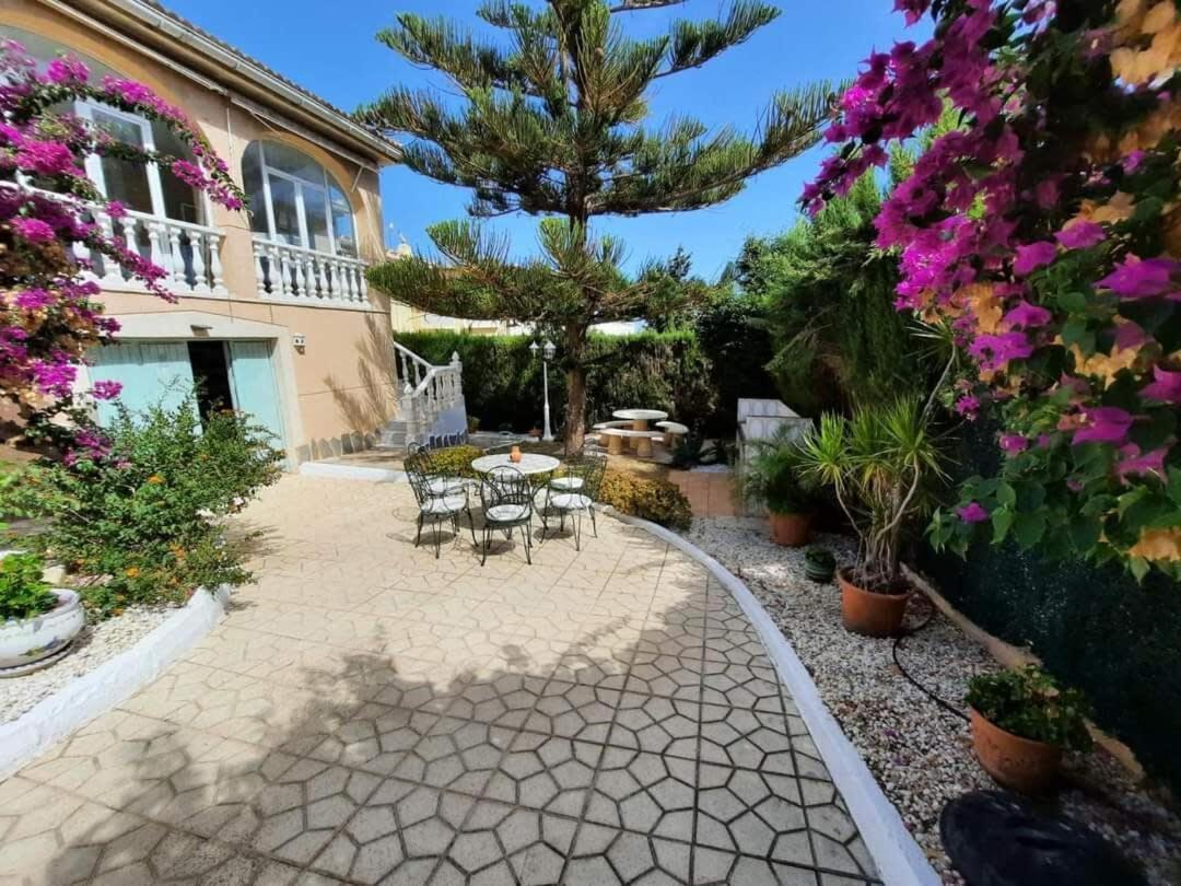 Quaint Ground Floor Apartment With Pool Lb1 Torrevieja Exterior photo
